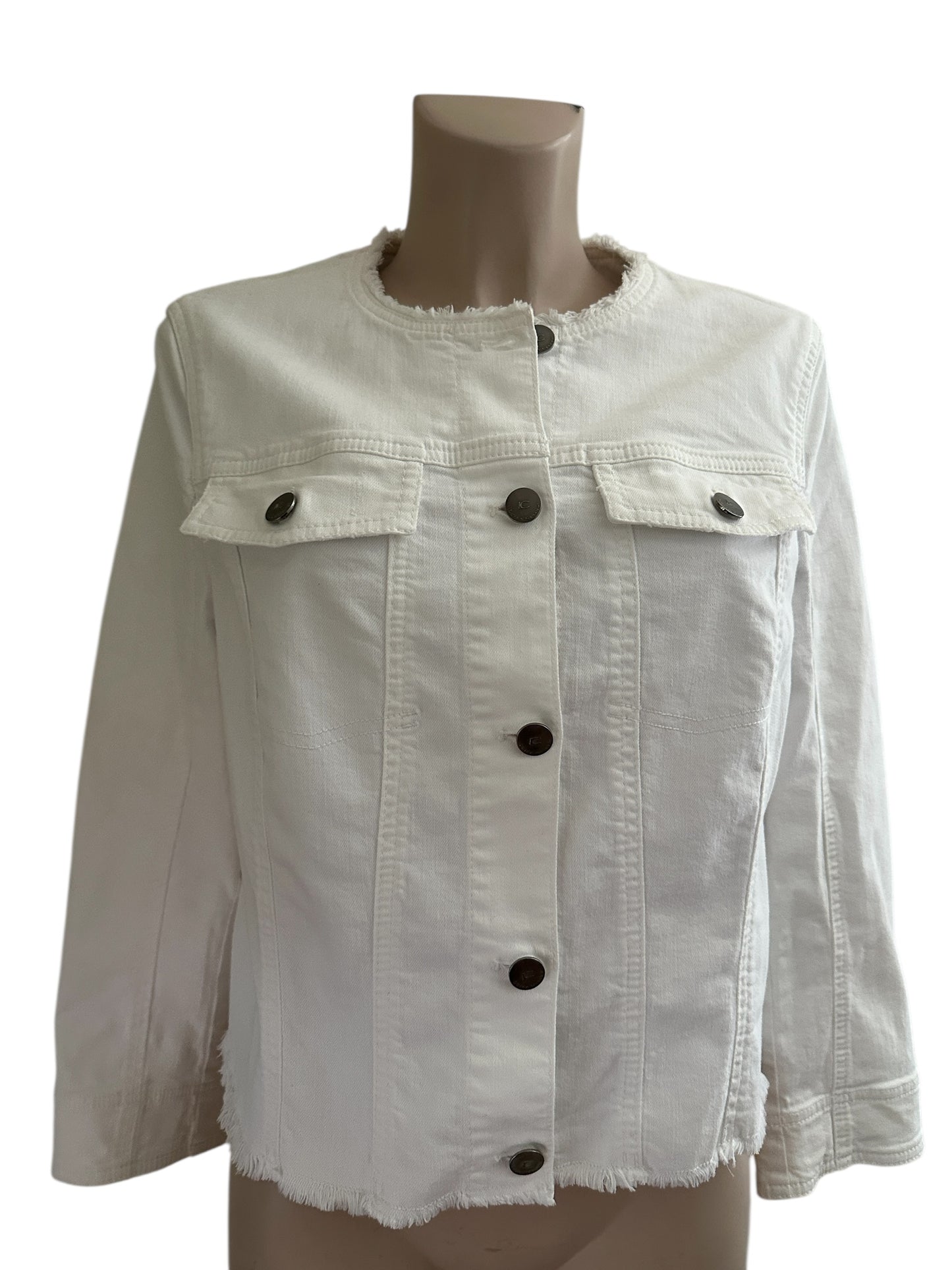 Luisa Cerano vest L