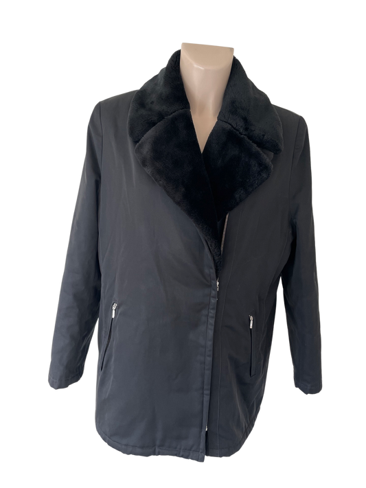 Claudia Strater jas L