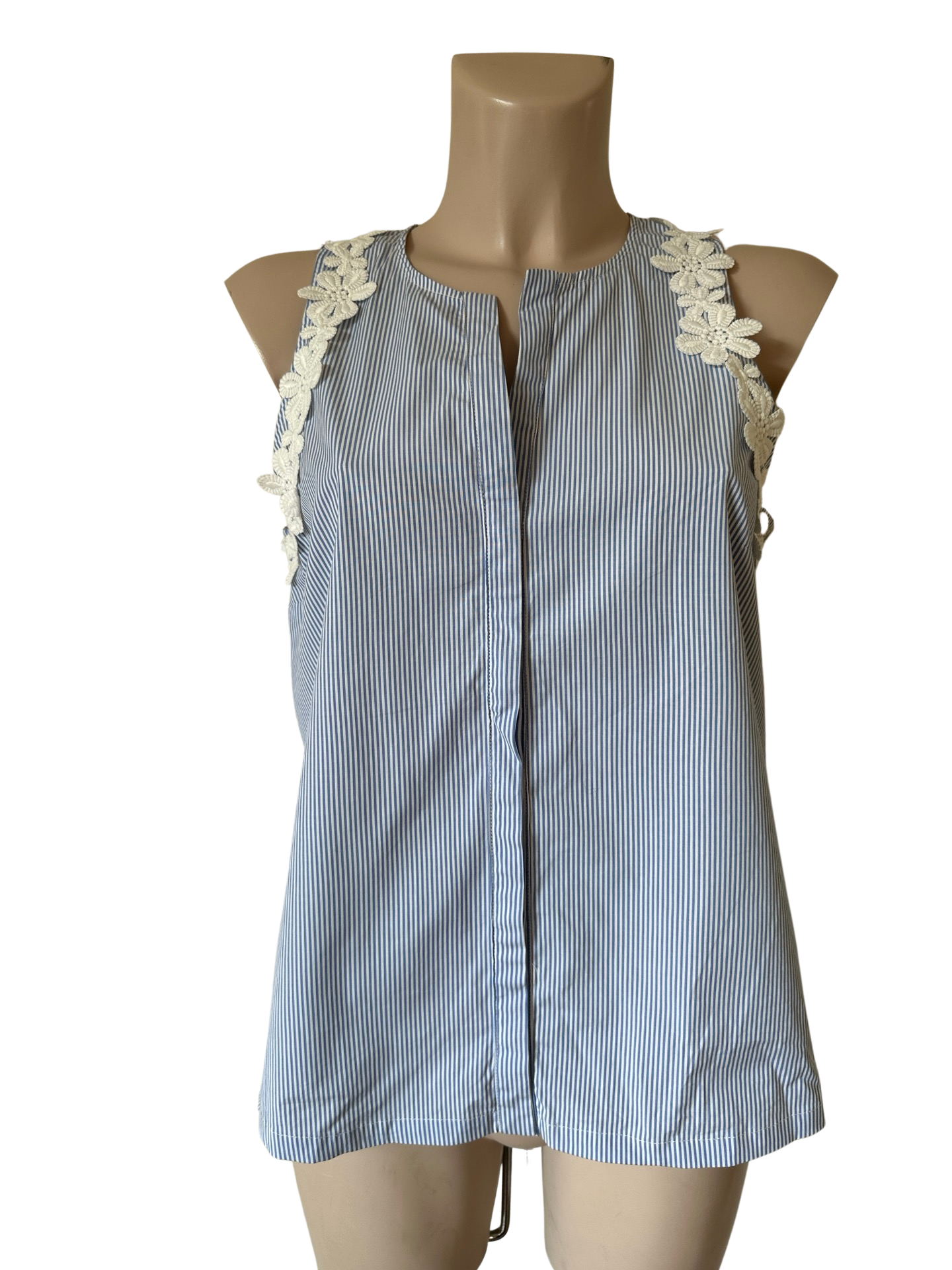 River Woods top M