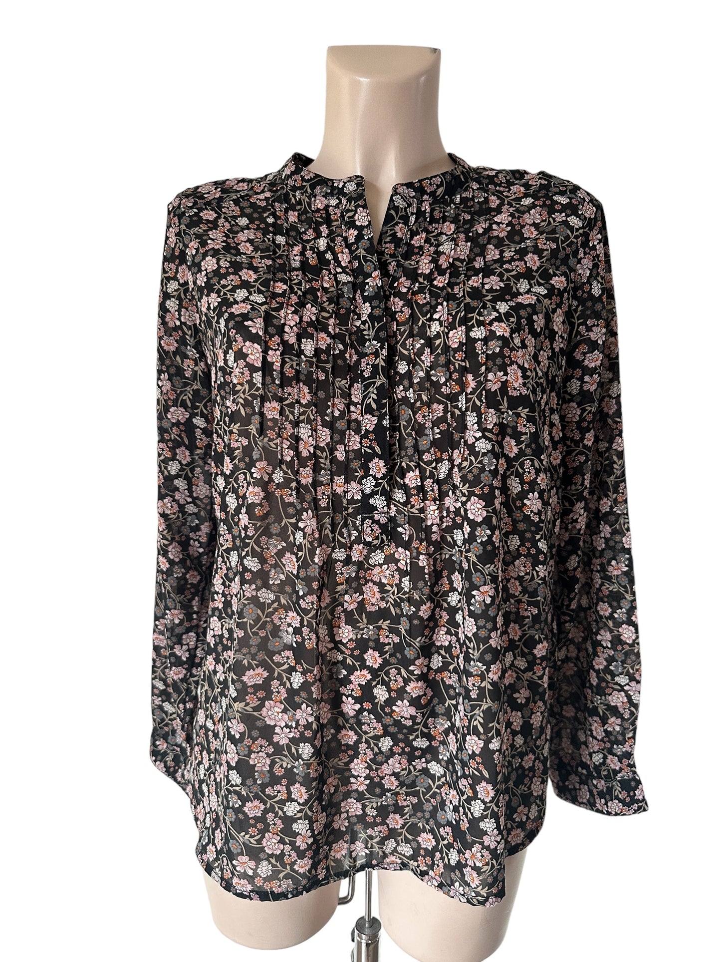 Lolly's Laundry long sleeve shirt, size M