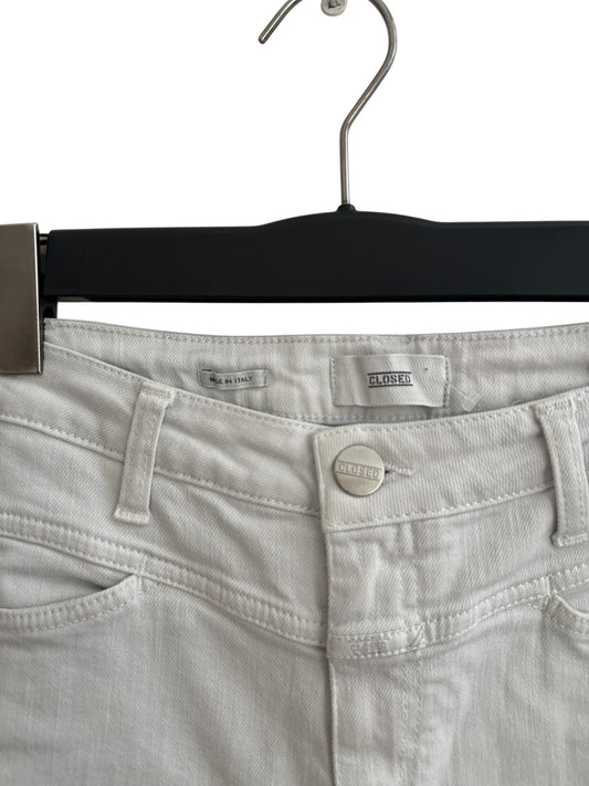 Geschlossene Jeans 26