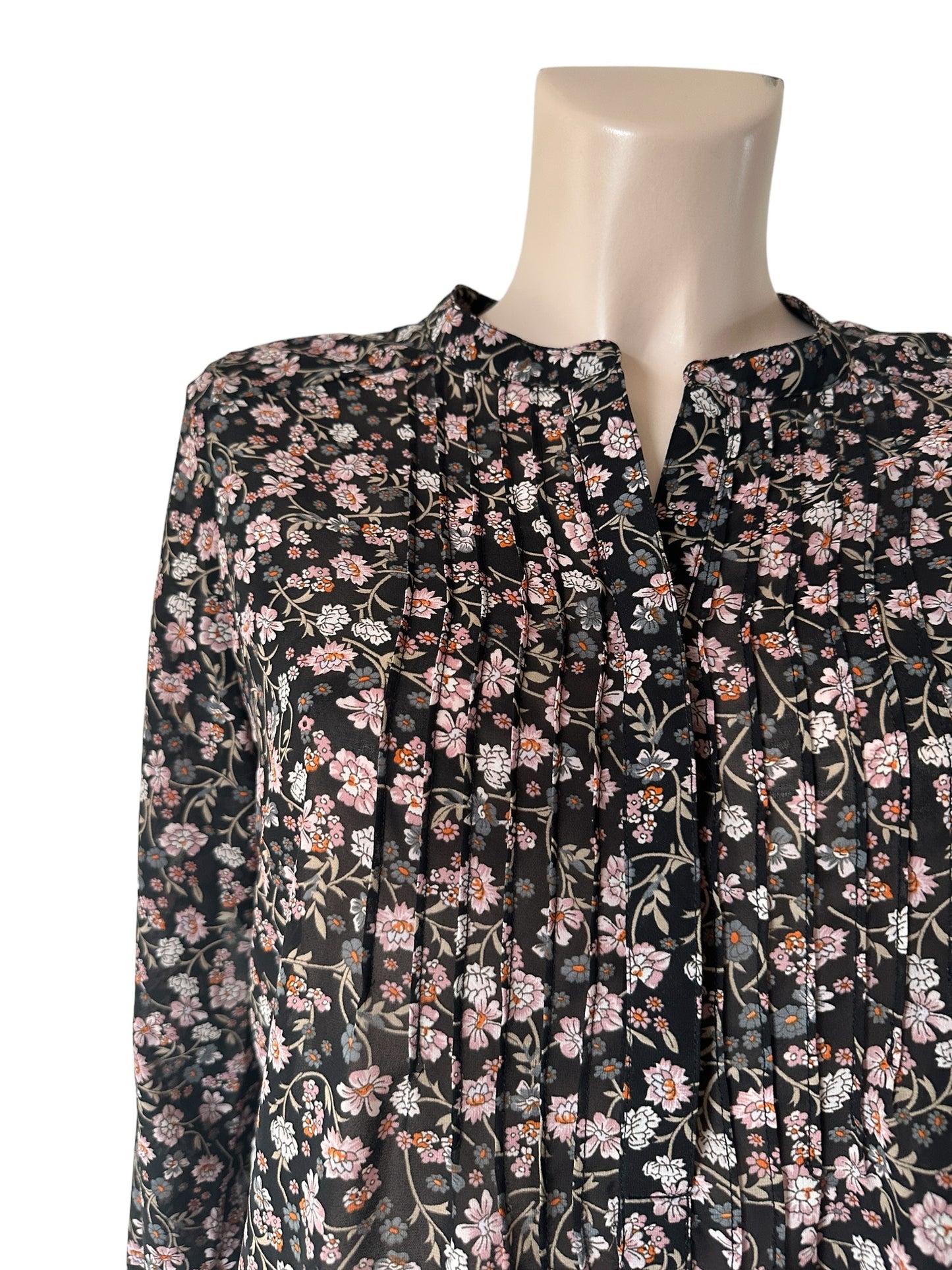 Lolly's Laundry long sleeve shirt, size M