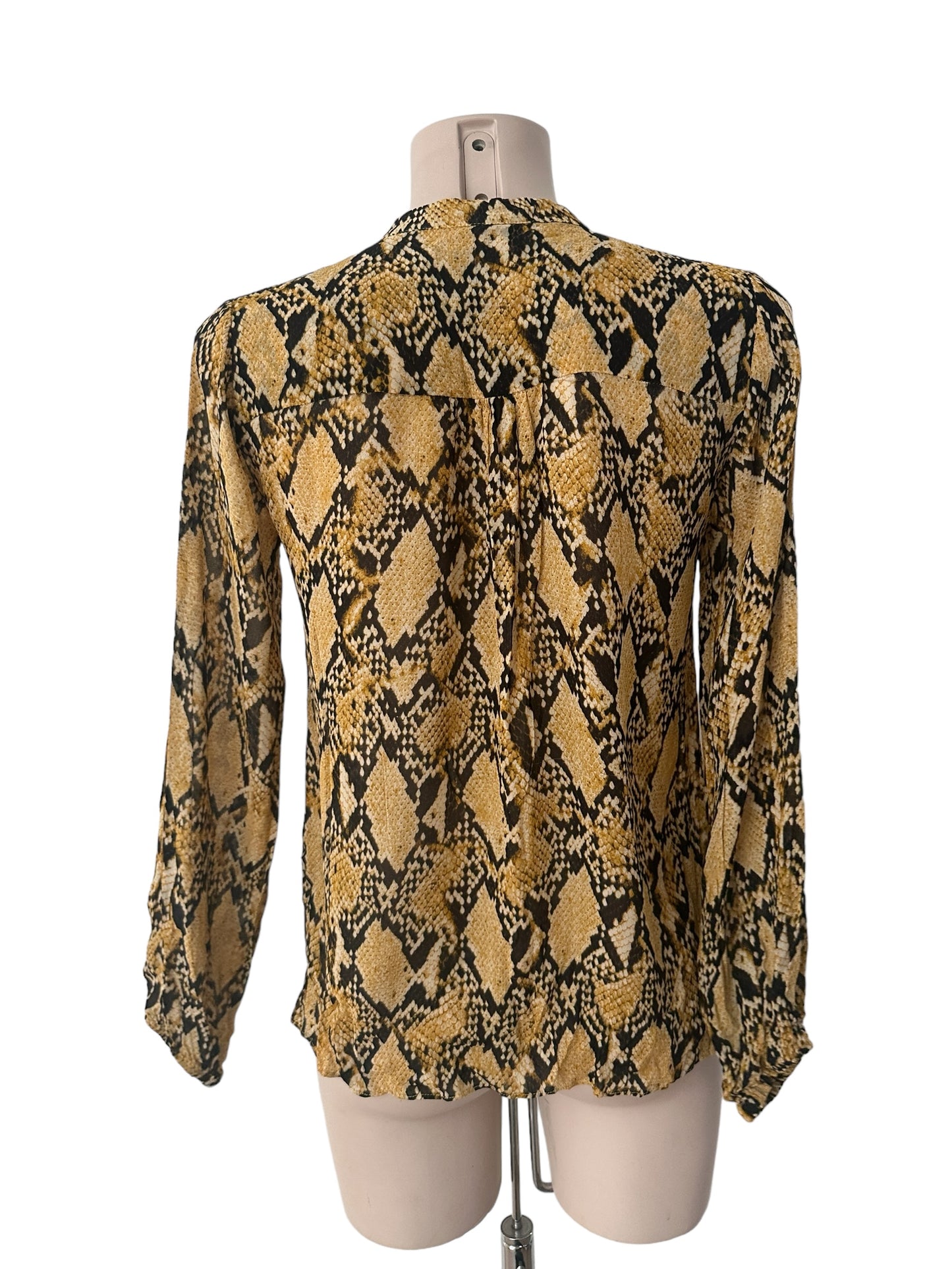 Second Female blouse XS