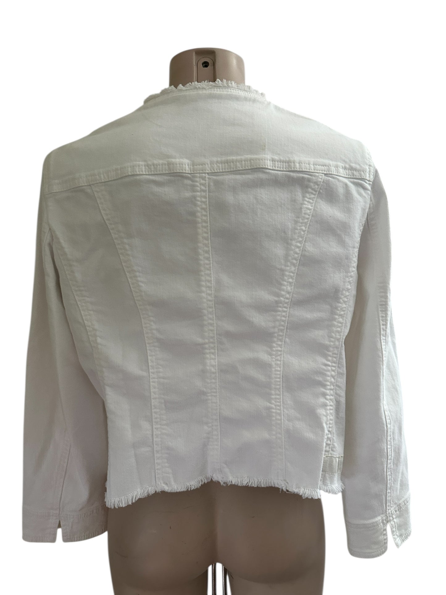 Luisa Cerano vest L