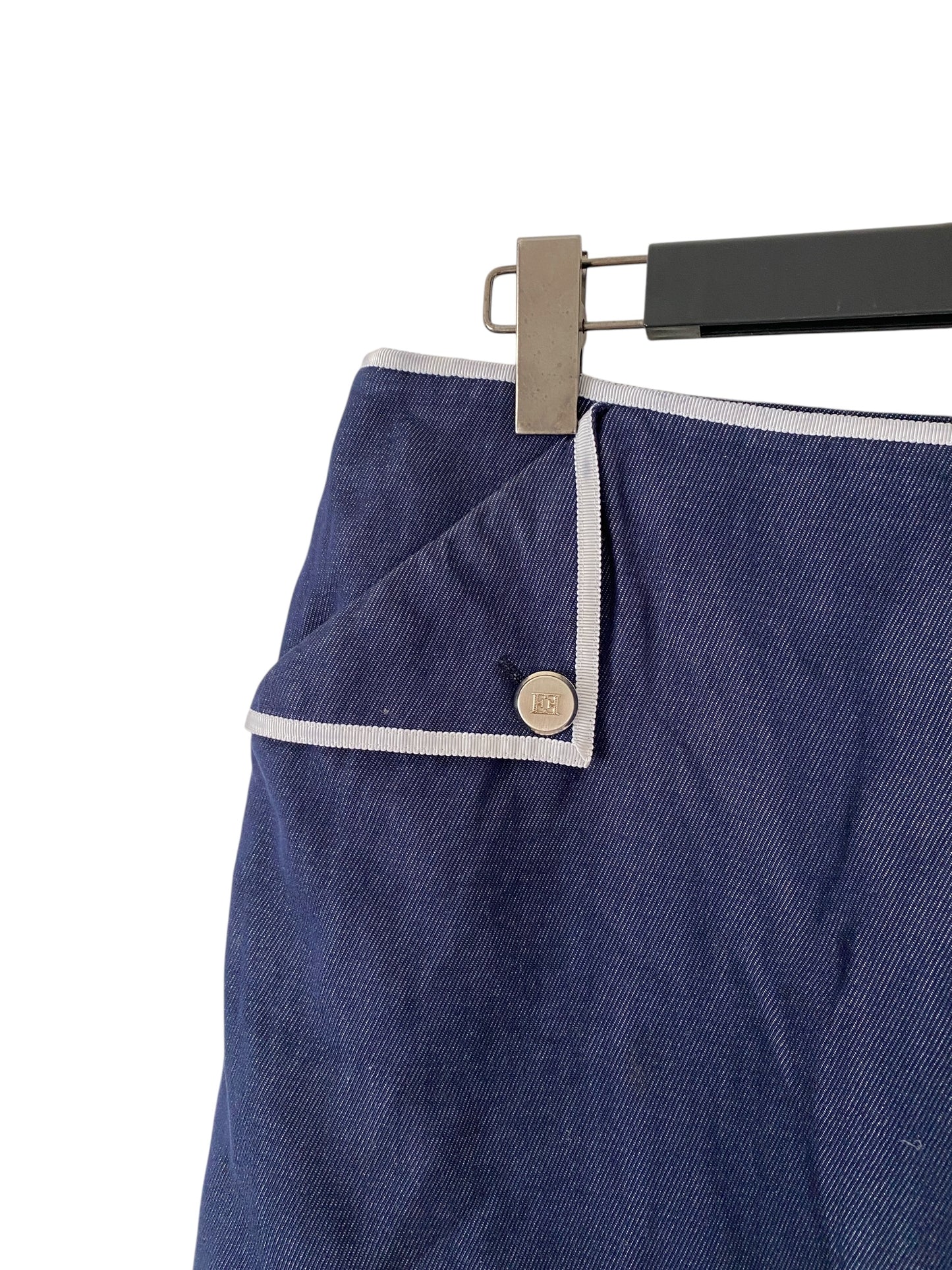 Escada rok 44