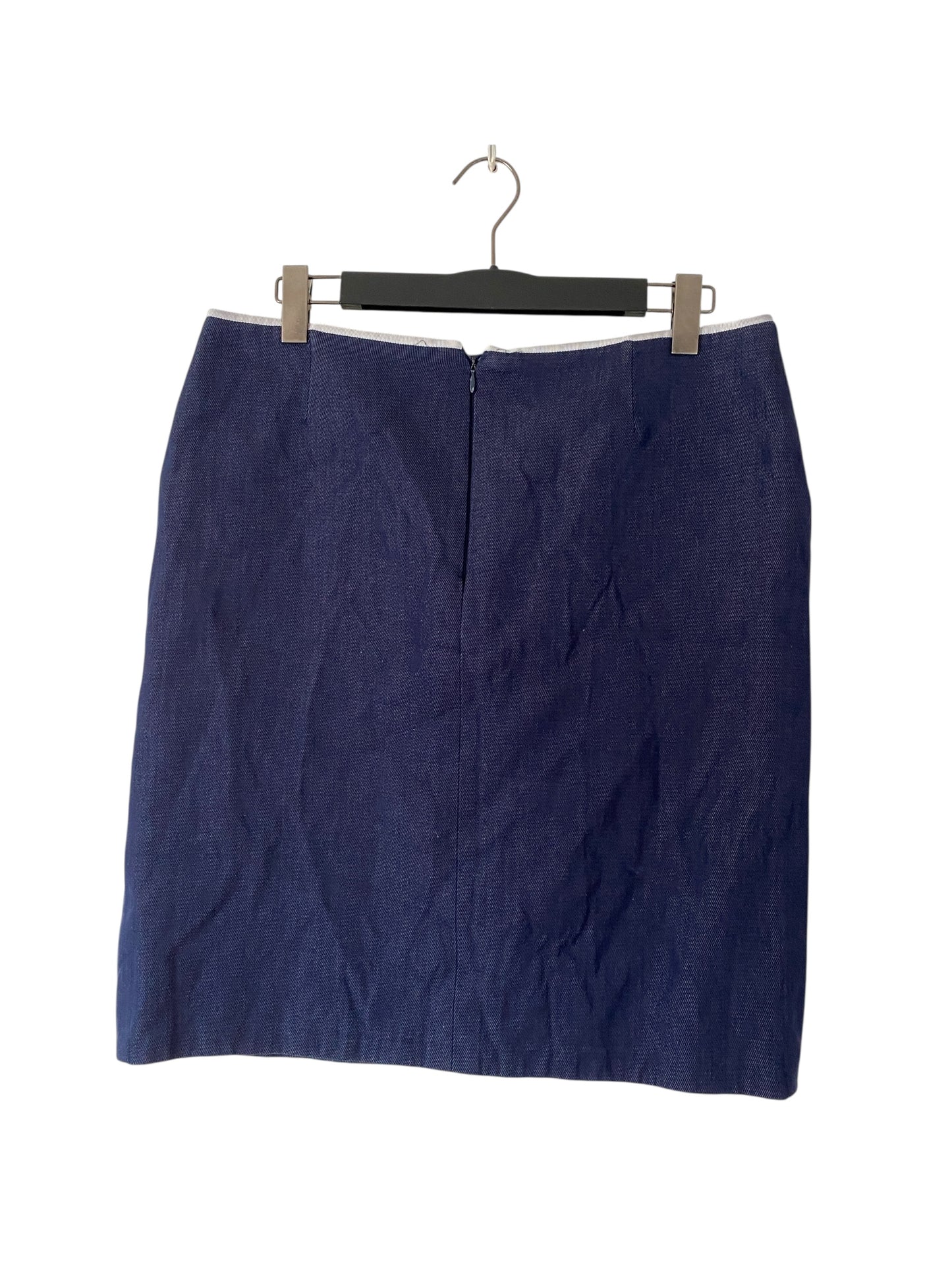 Escada rok 44