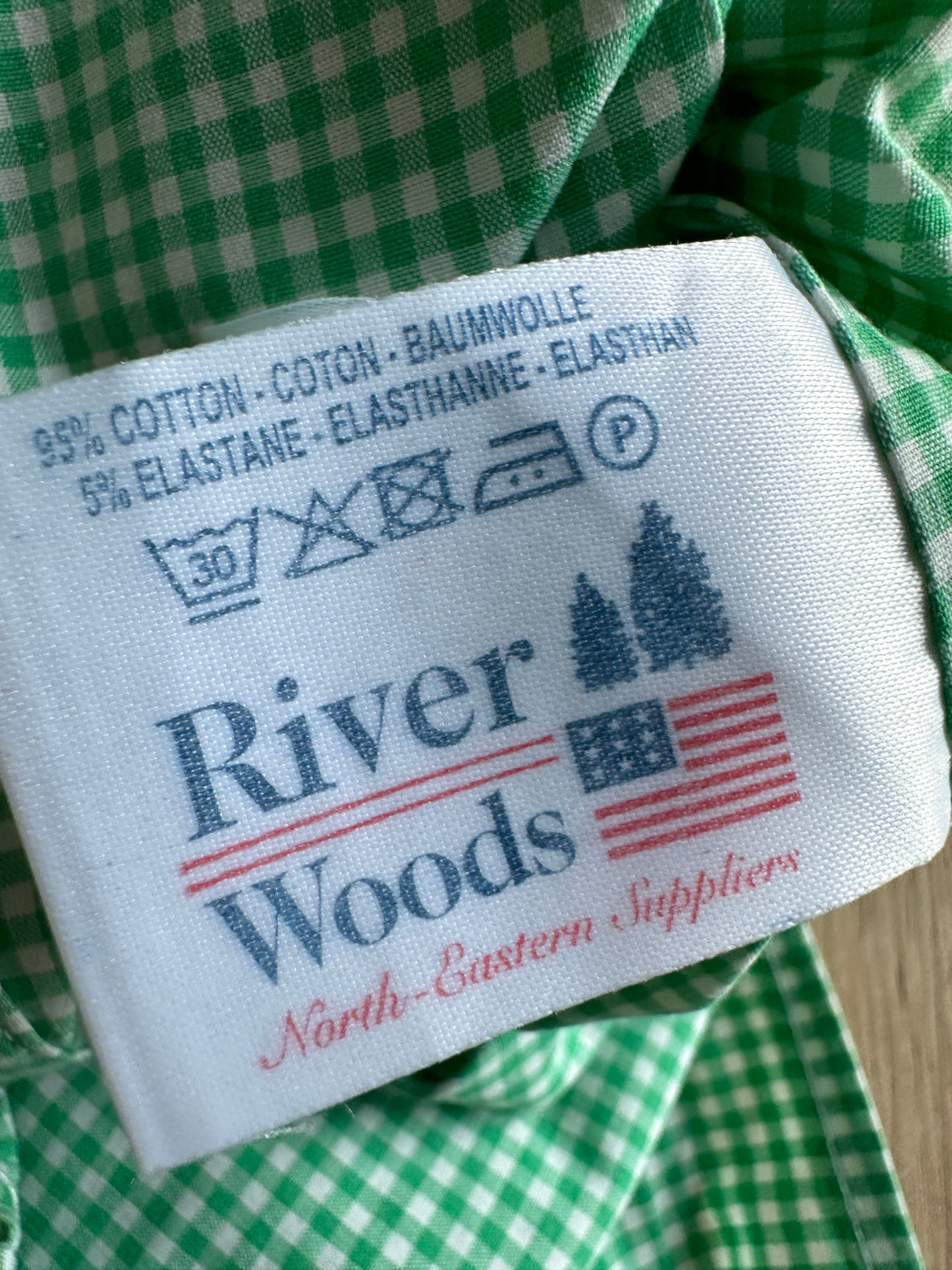 River Woods top M