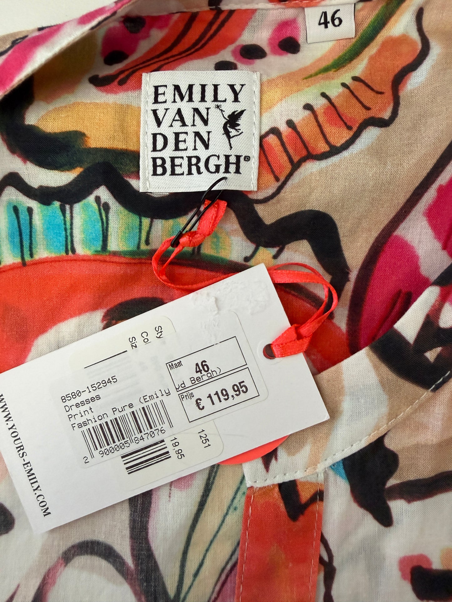 Emily van den Bergh jurk 3XL