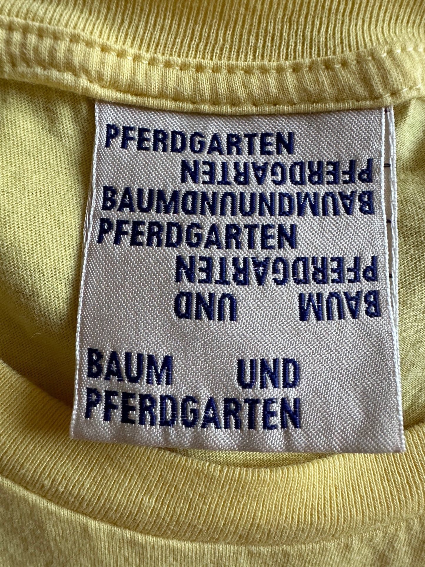 Baum und Pferdgarten shirt S