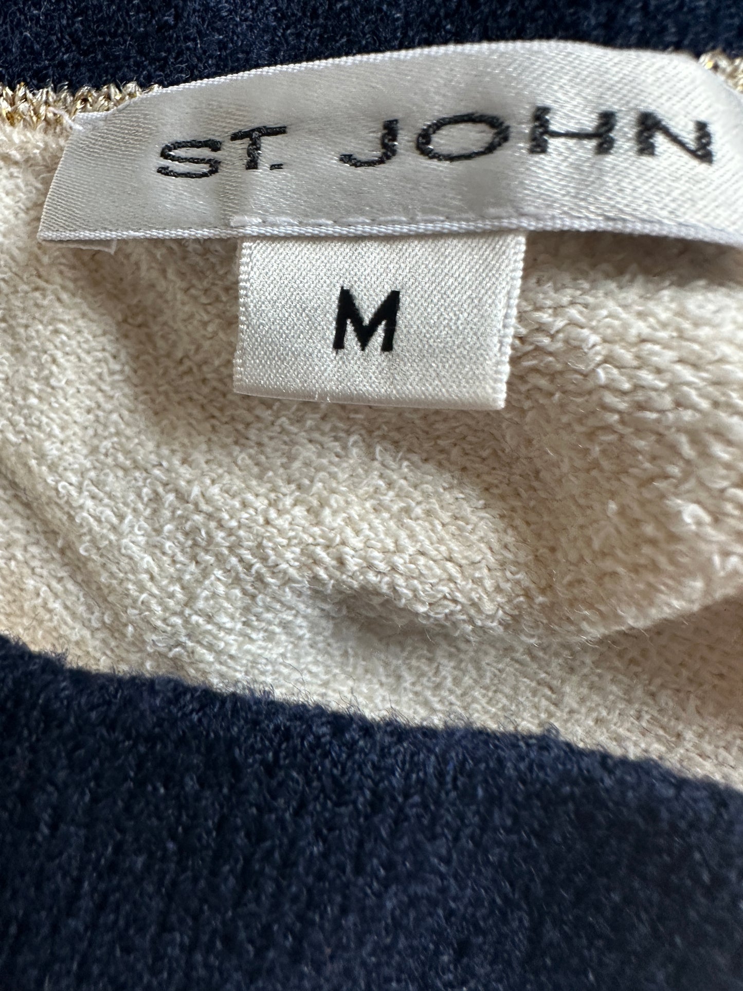 St. John top M
