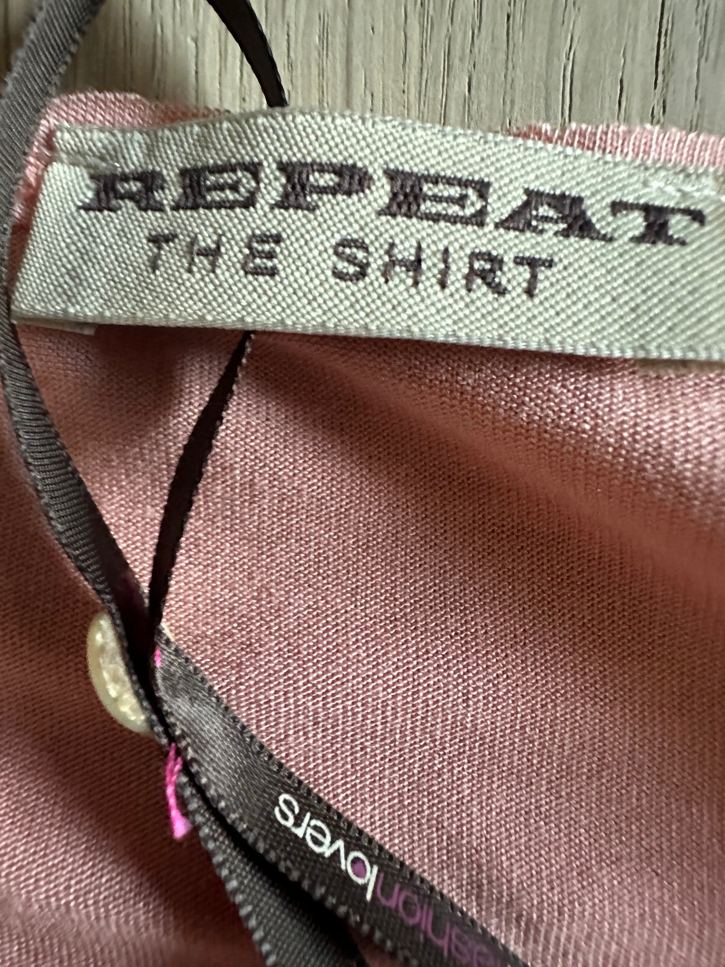 Repeat shirt M