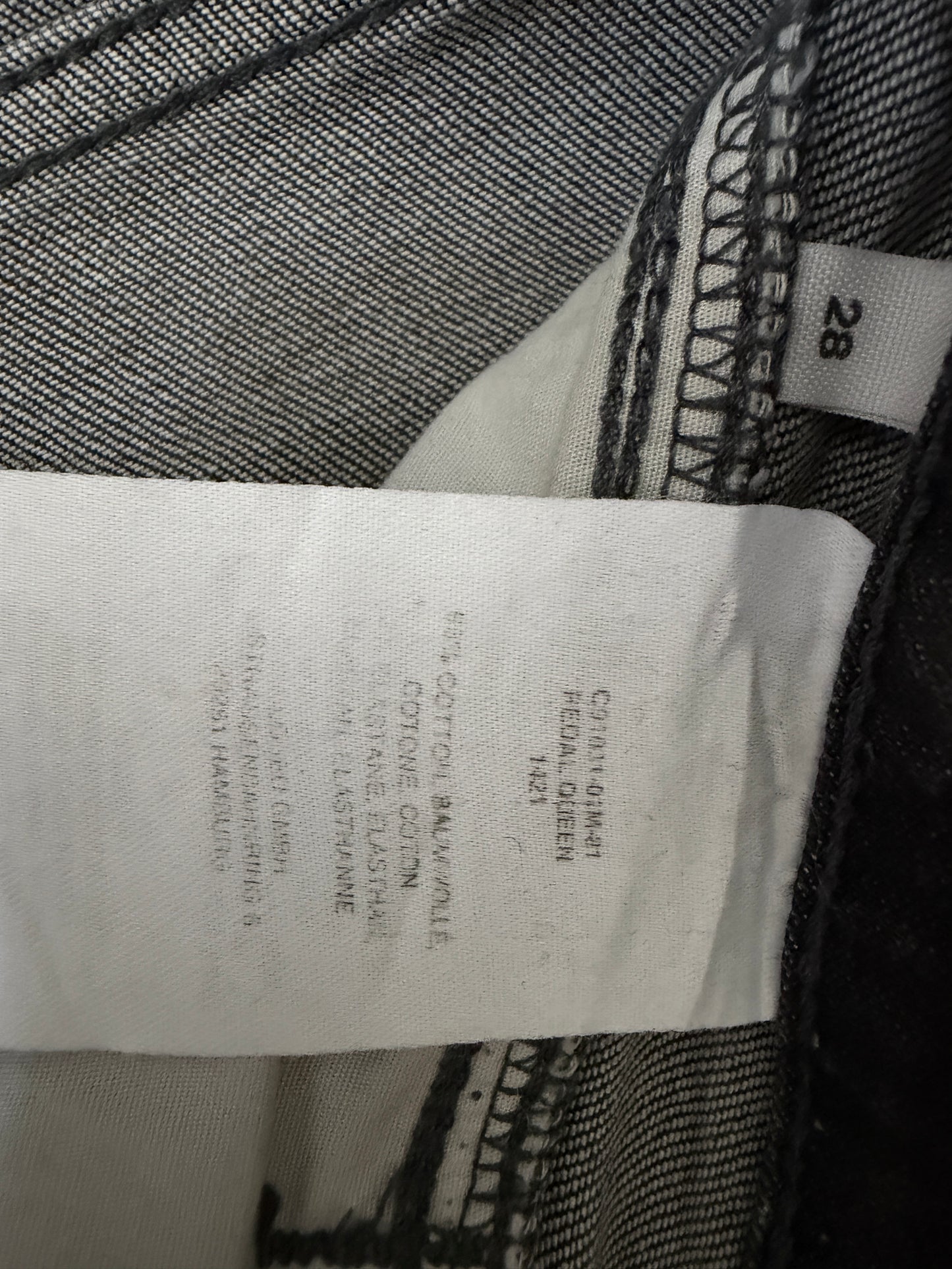 Geschlossene Jeans 28