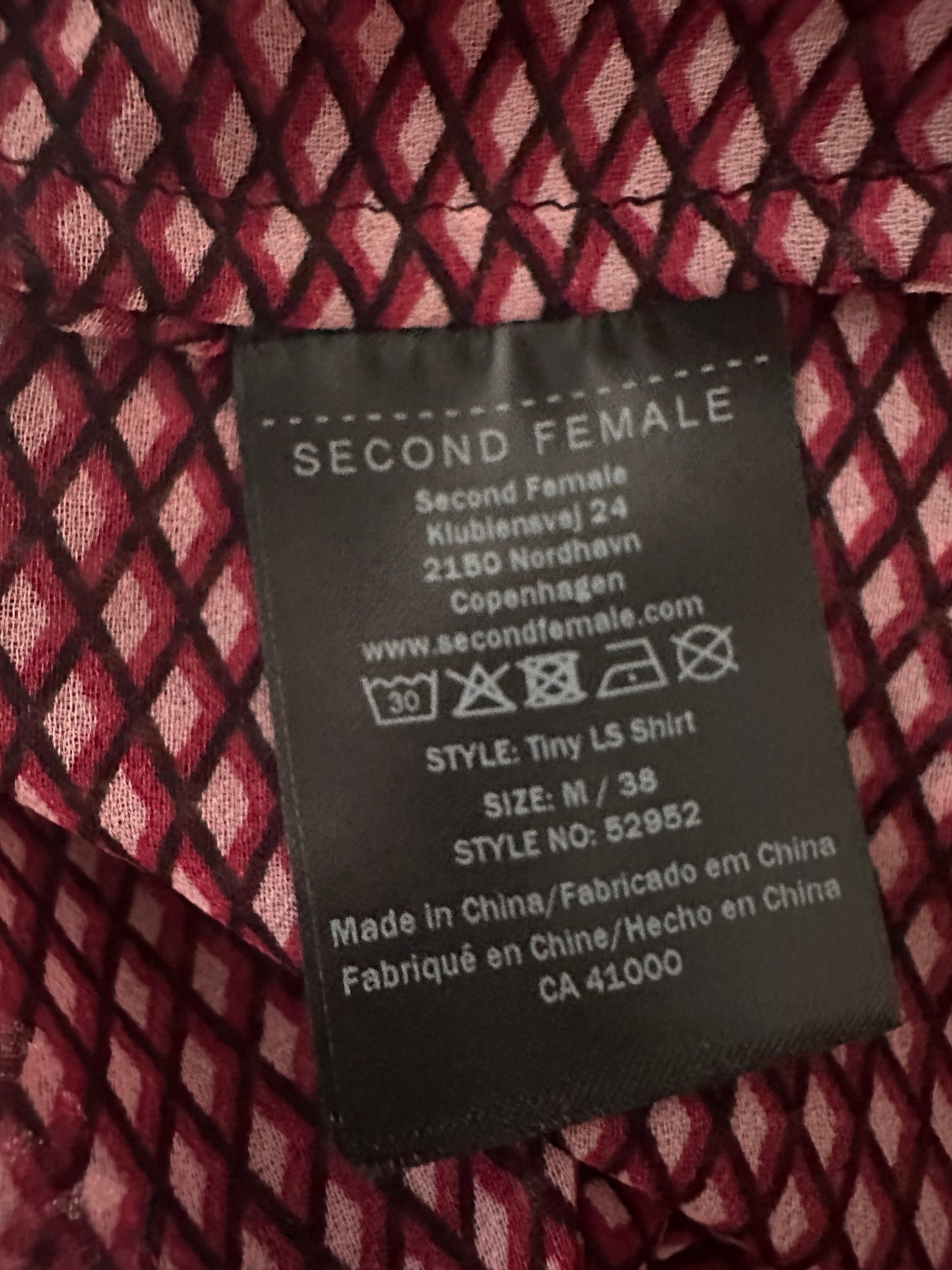 Second Female blouse M