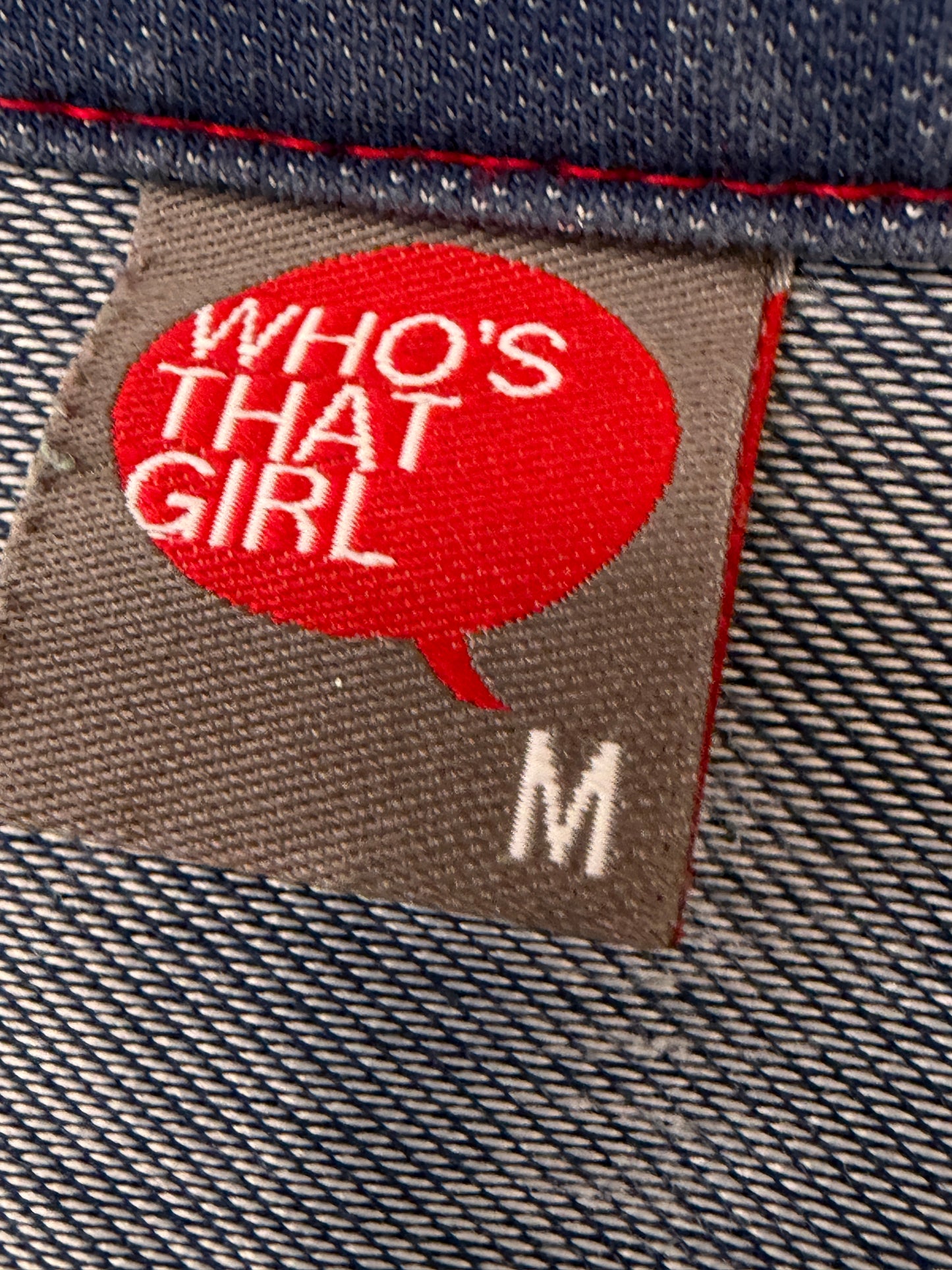 Wer ist das Mädchen mit der Bluse S?