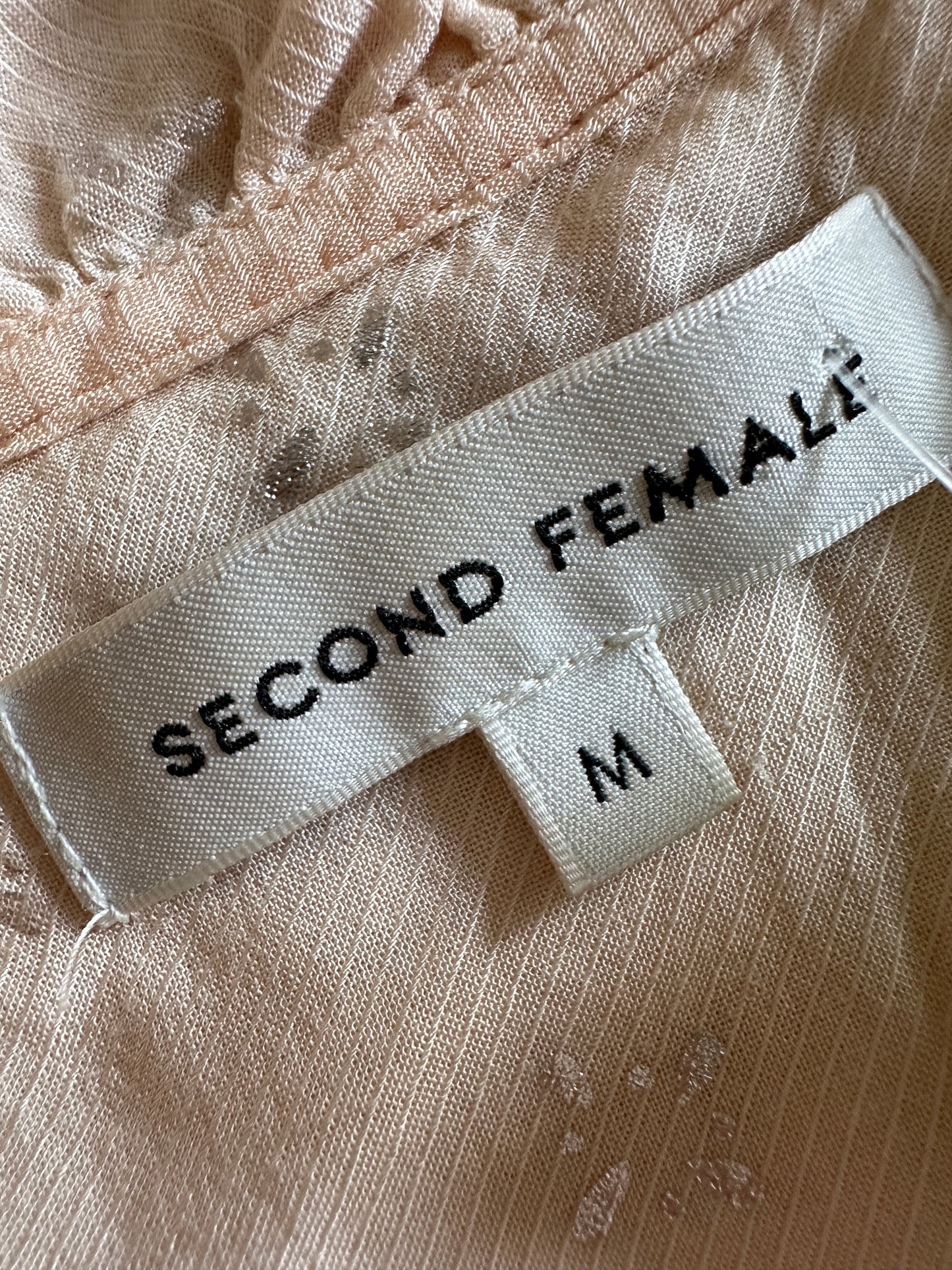 Second Female shirt M