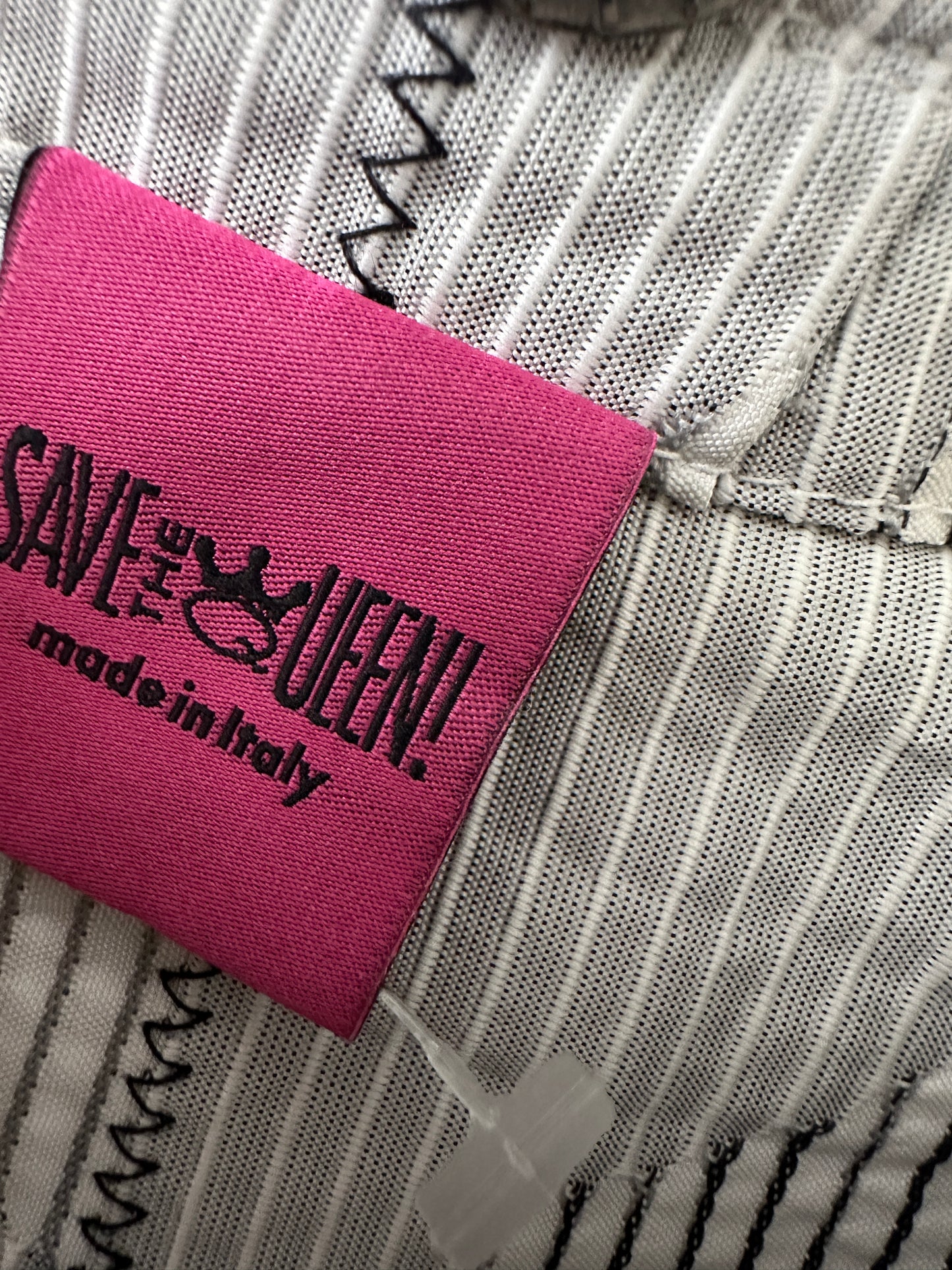 Save the Queen rok M
