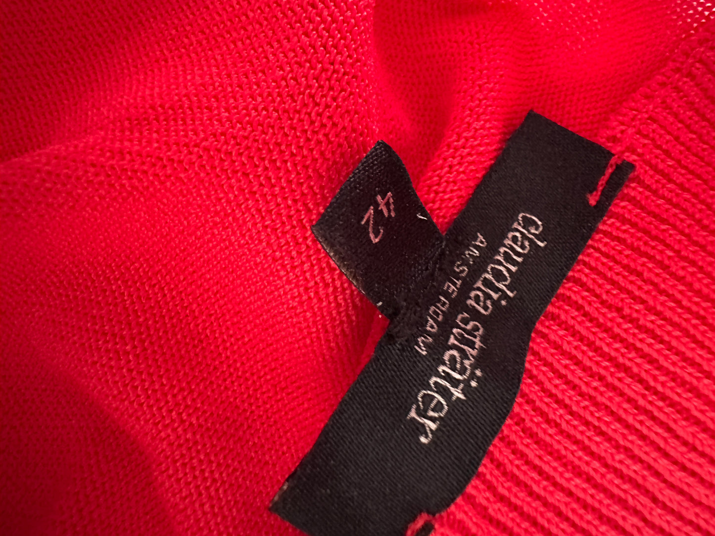 Claudia Strater top L