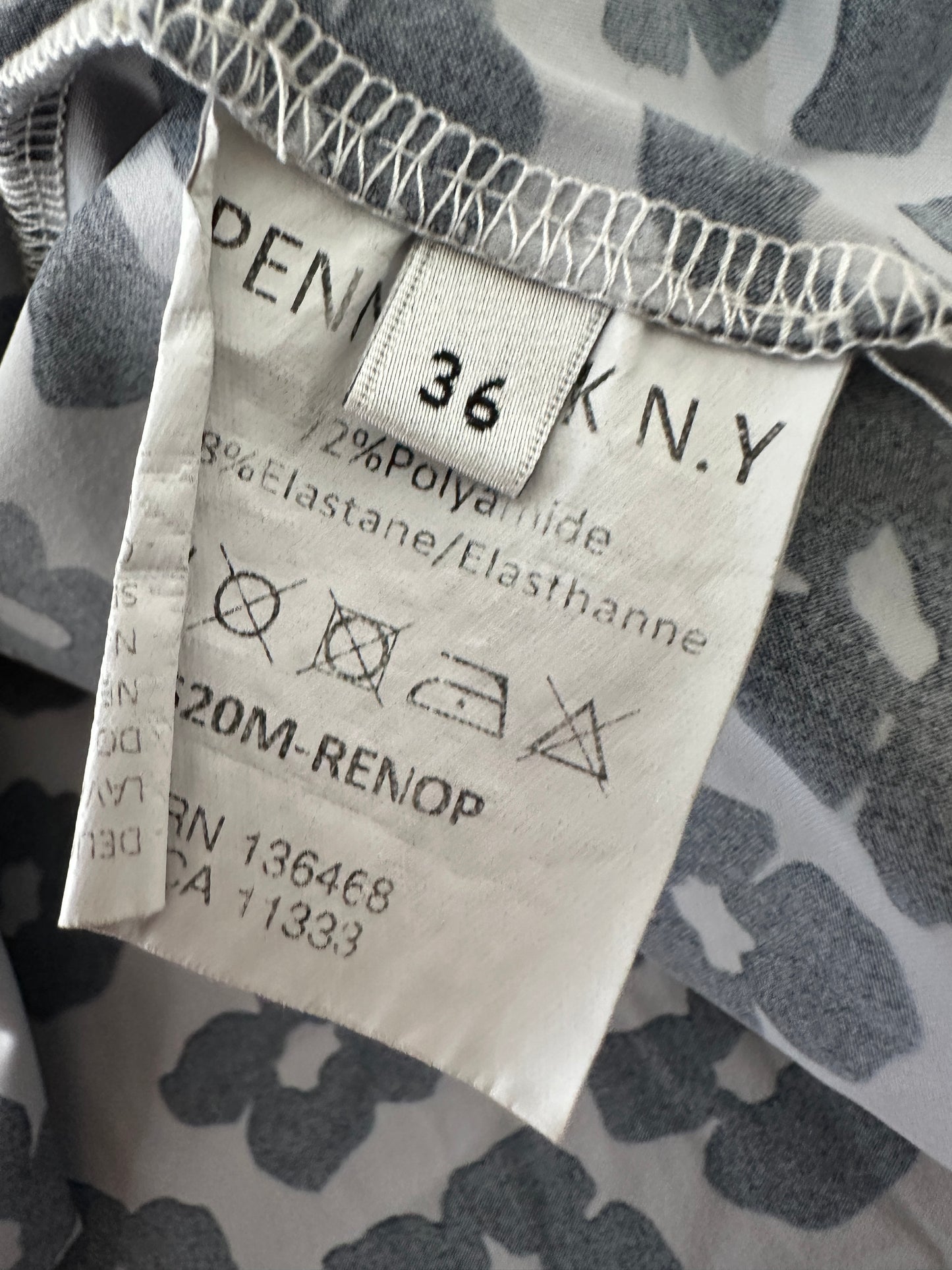 Penn & Ink top S
