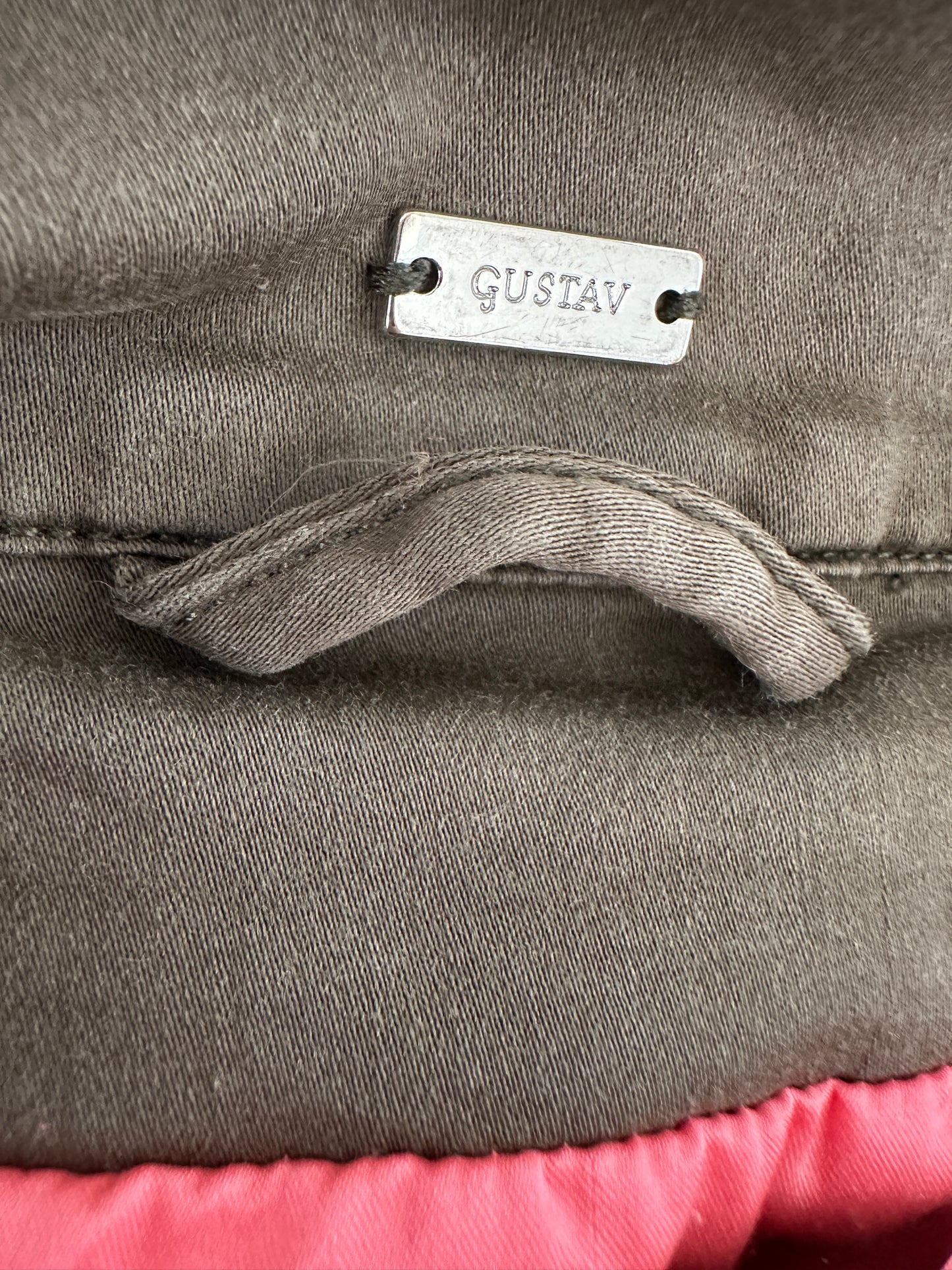 Gustav vest M
