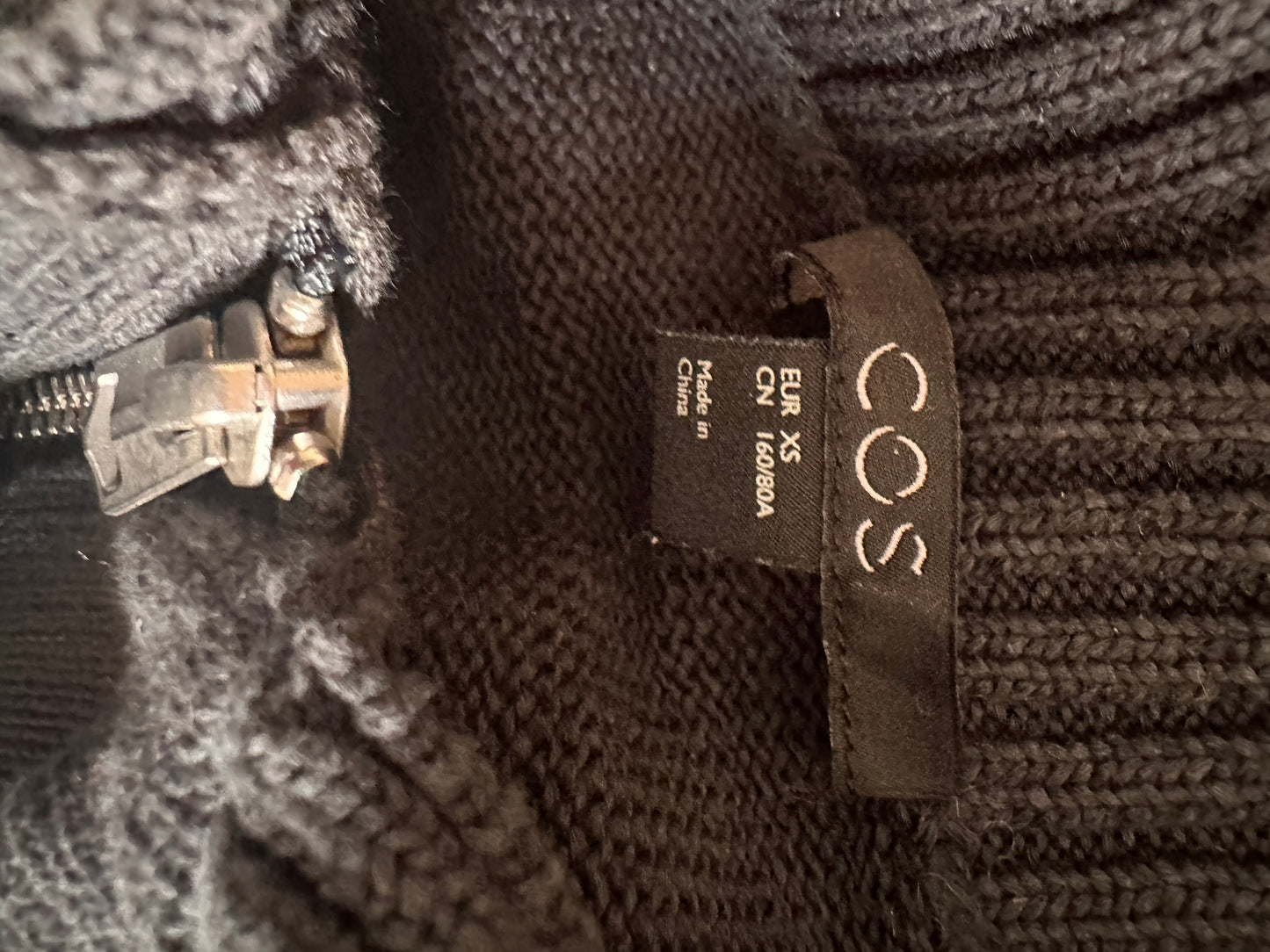 COS vest XS