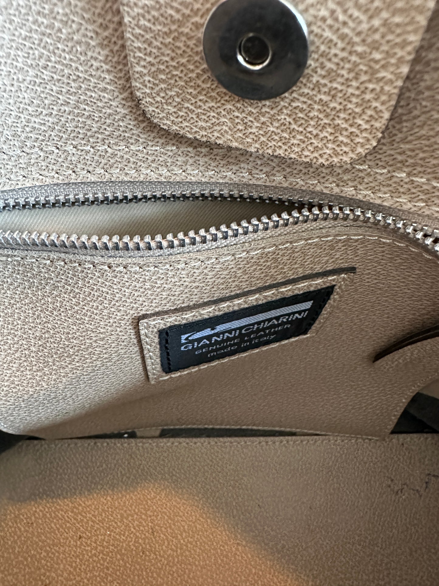 Gianni Chiarini schoudertas