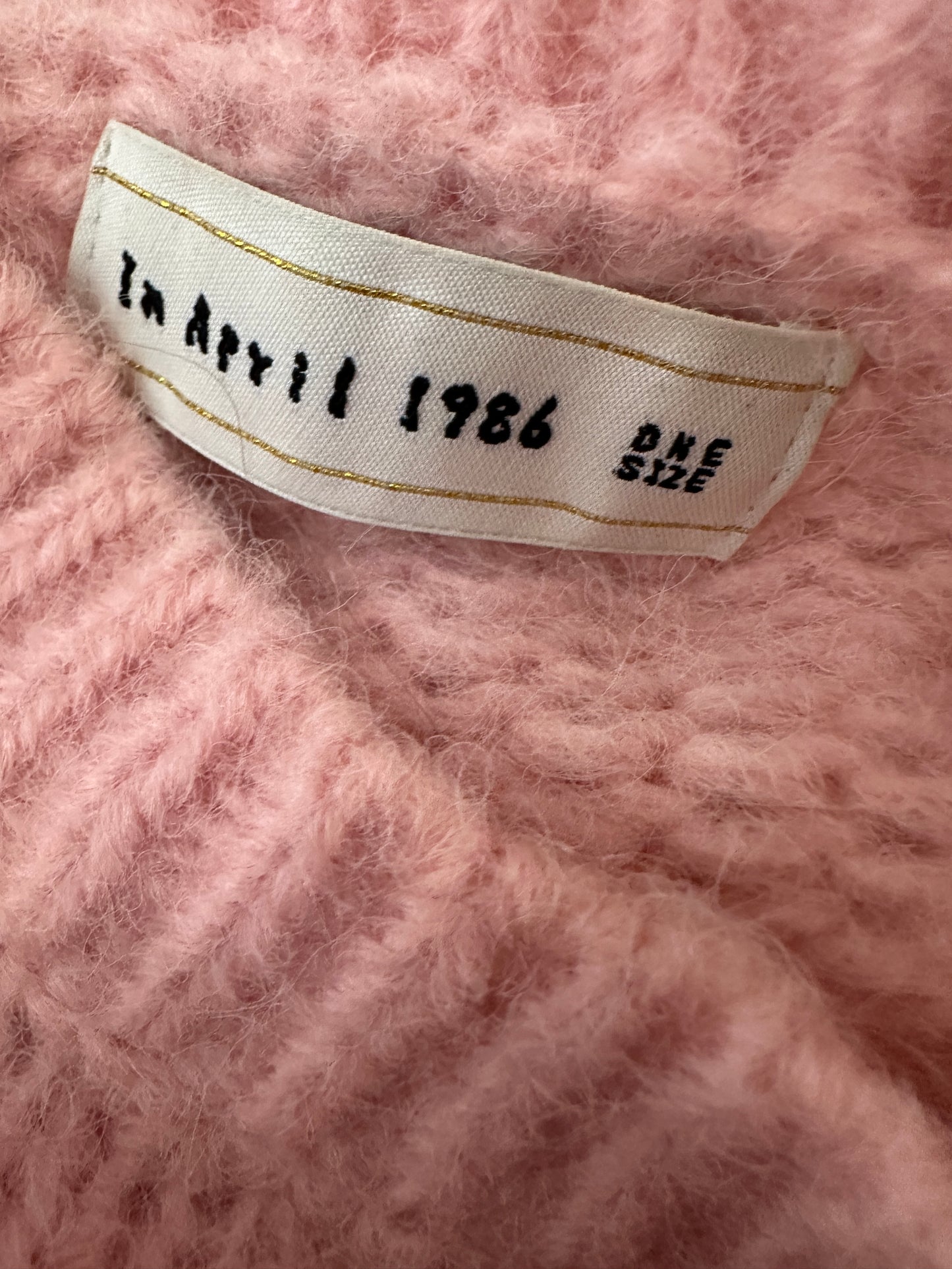 In April 1986 trui One Size