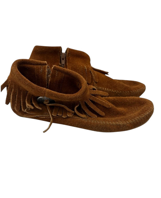 Minnetonka enkellaarzen 38