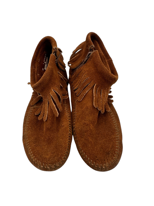 Minnetonka enkellaarzen 38
