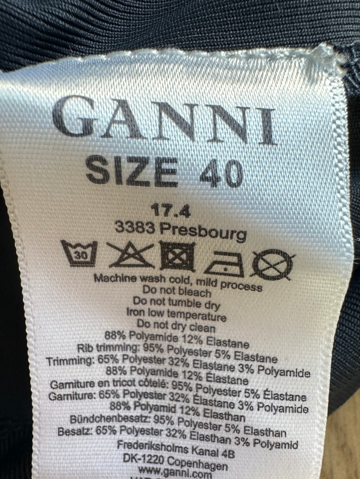 Ganni vest L