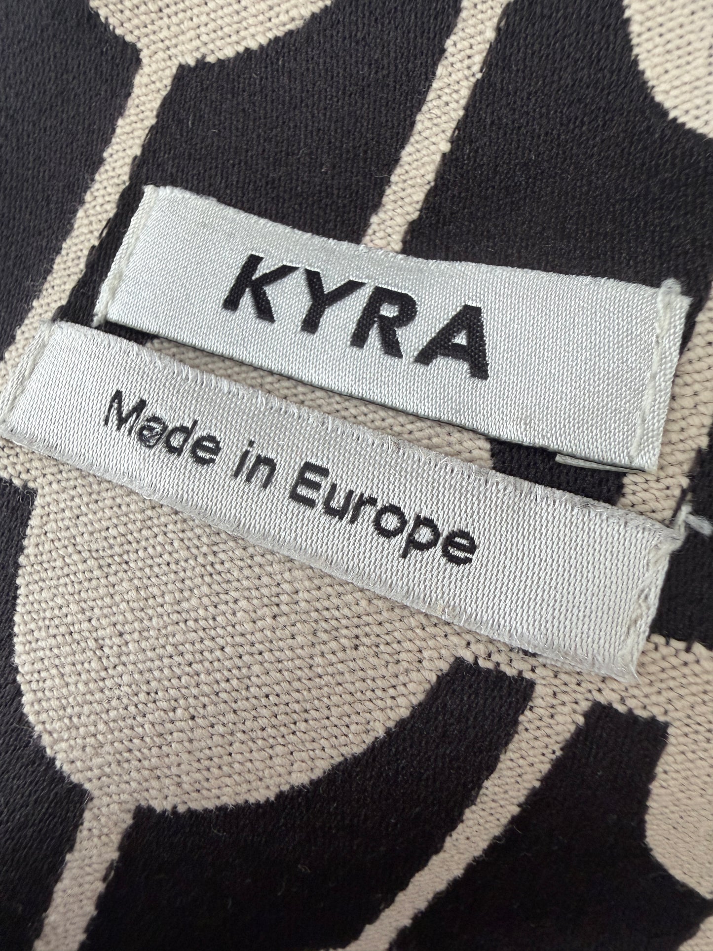 Kyra Rock M