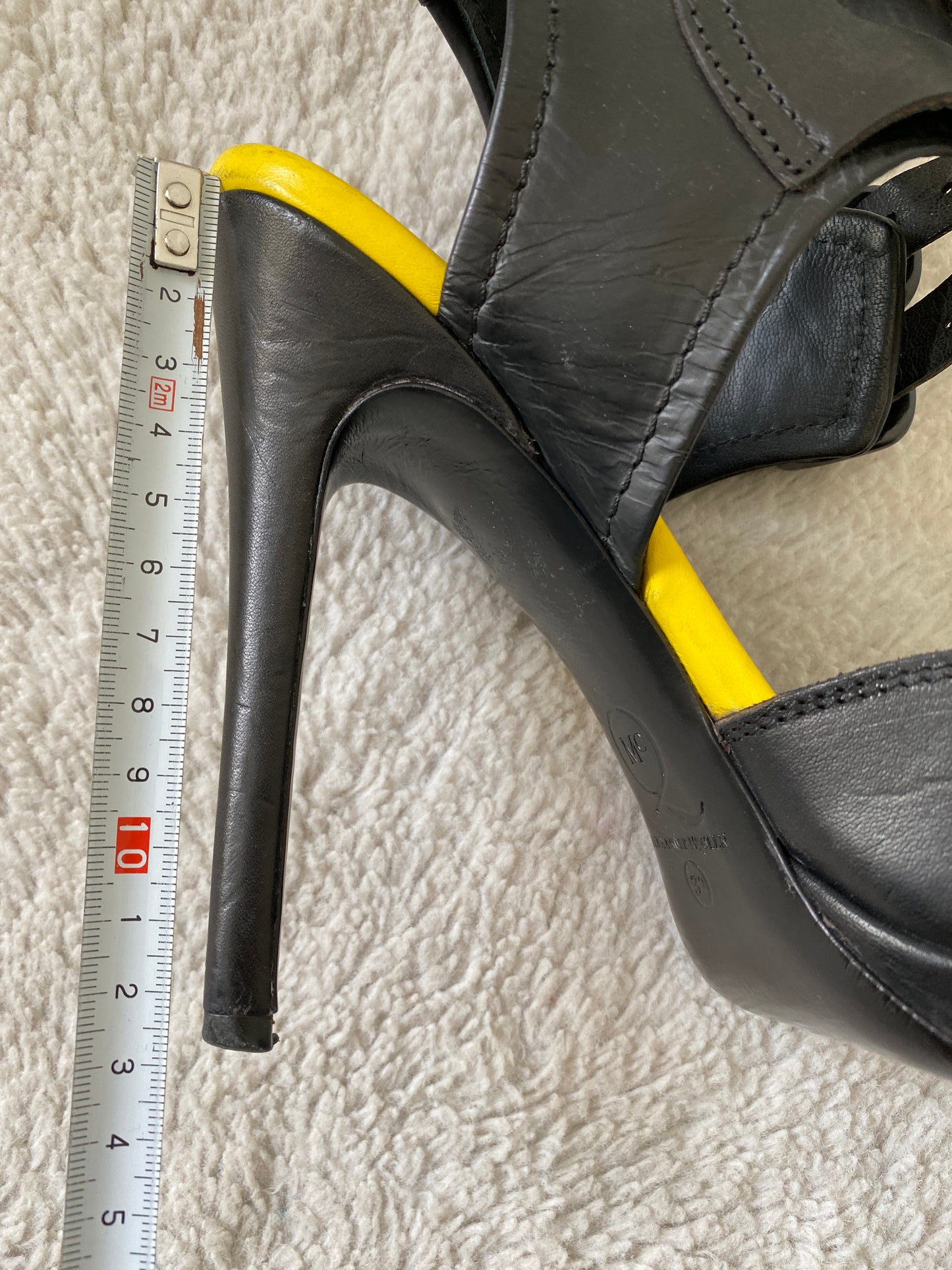 Alexander McQueen hakken 39