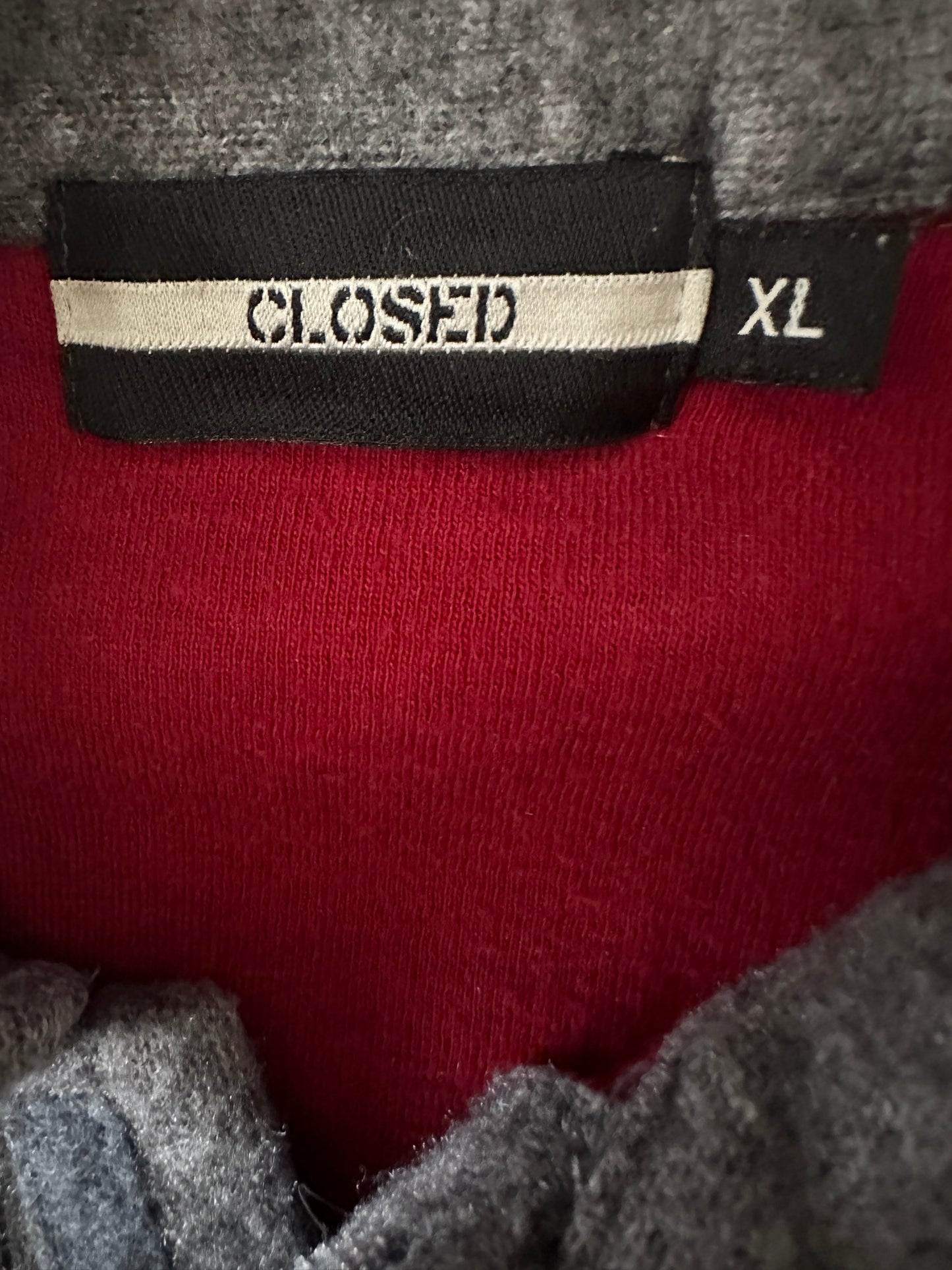 Closed trui XL