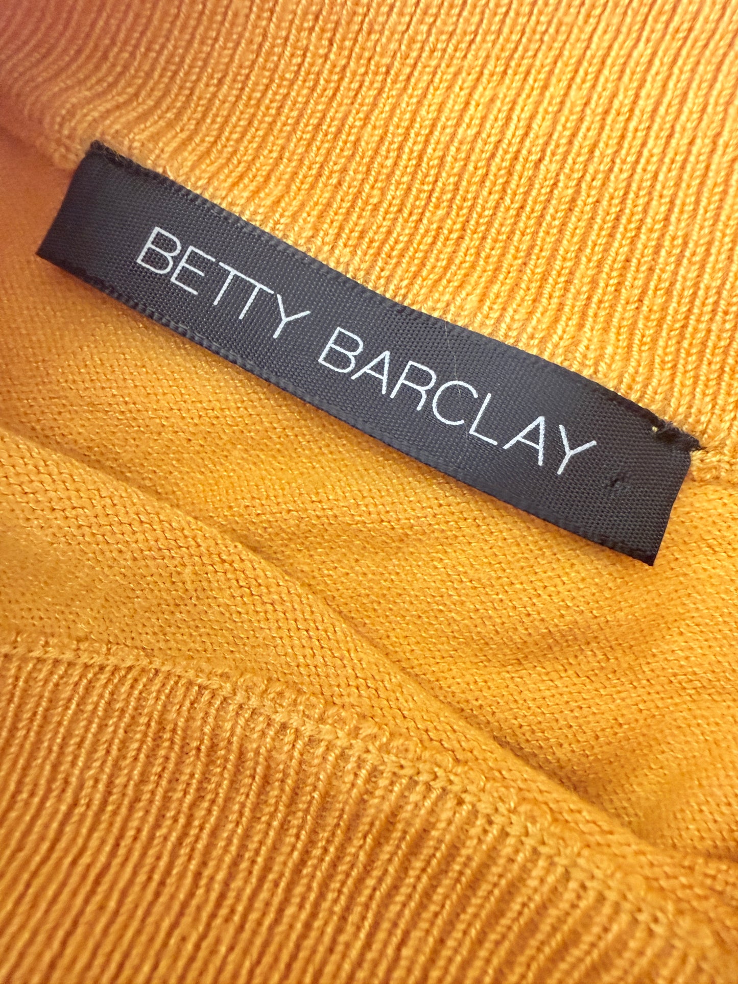 Betty Barclay top L