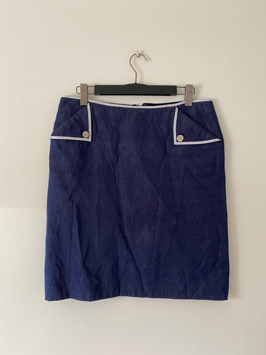 Escada rok 44
