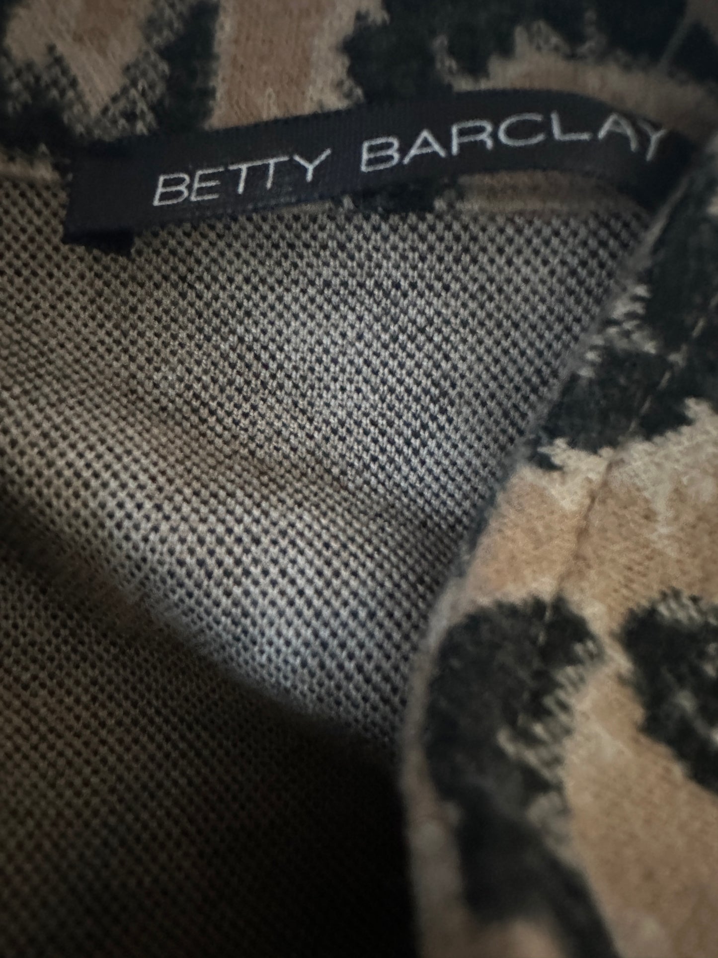 Betty Barclay Weste M