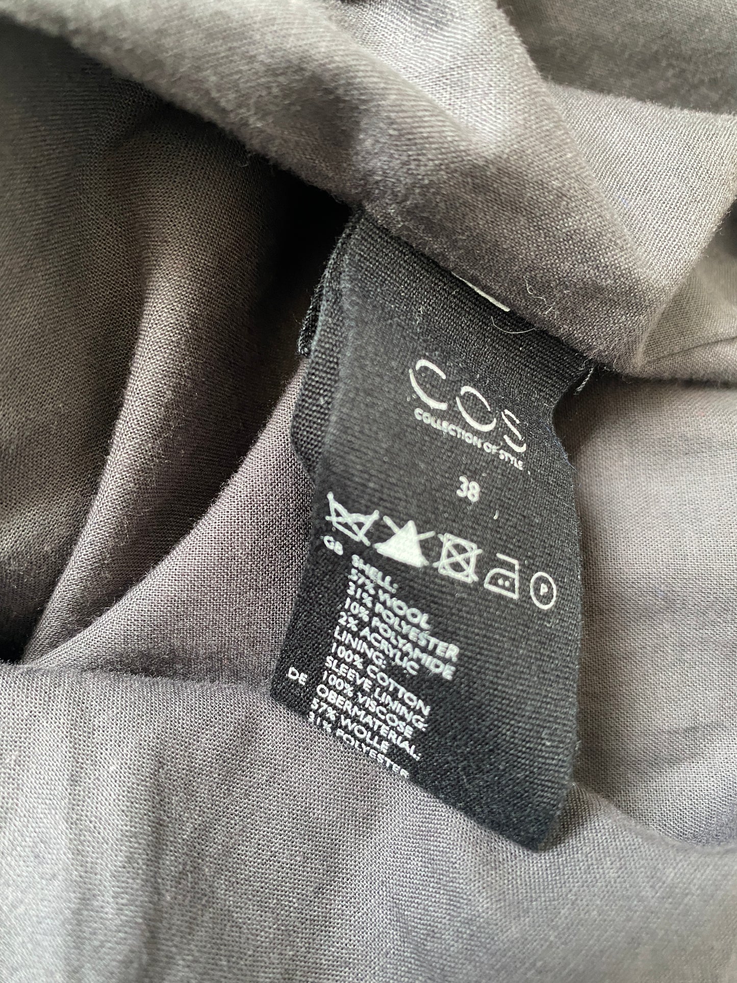 COS vest M
