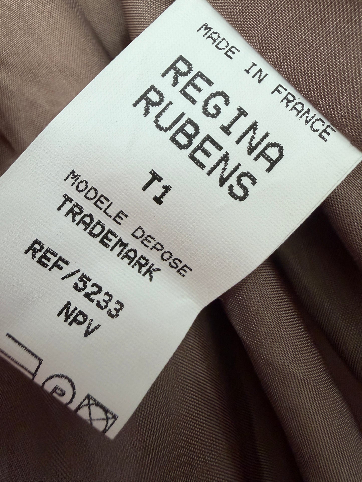 Regina Rubens Mantel M